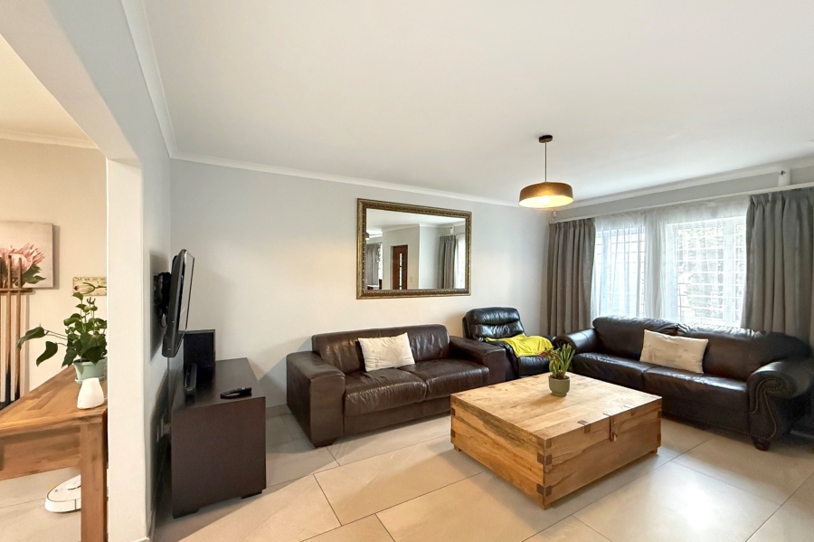 2 Bedroom Property for Sale in Welgelegen 3 Western Cape